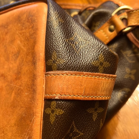 🌸Authentic Louis Vuitton🌸 Reasonable offers please 🌼 - Picture 11 of 16